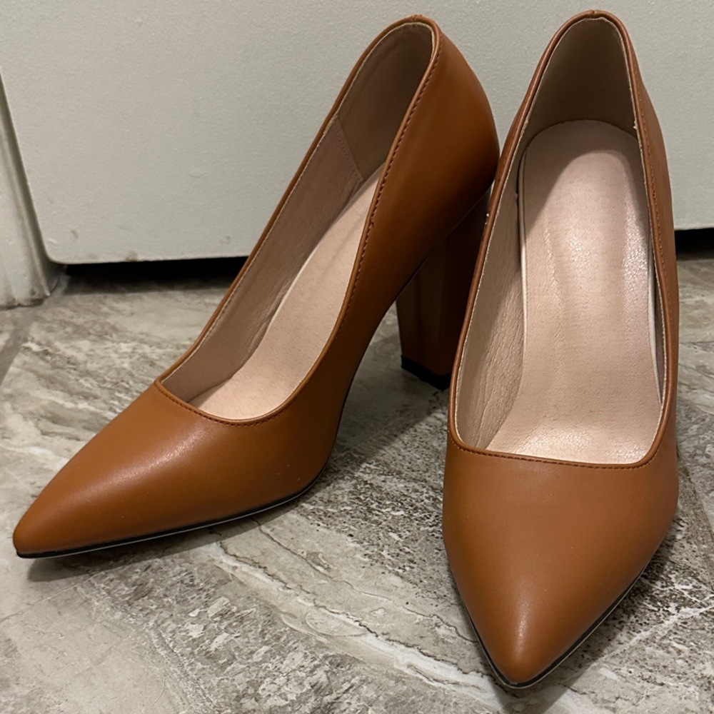 Elegant Tan Women's Heels